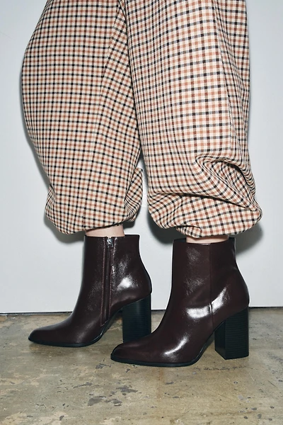 BOTTINES À TALONS LARGES