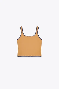 CONTRAST EMBROIDERY KNIT TOP