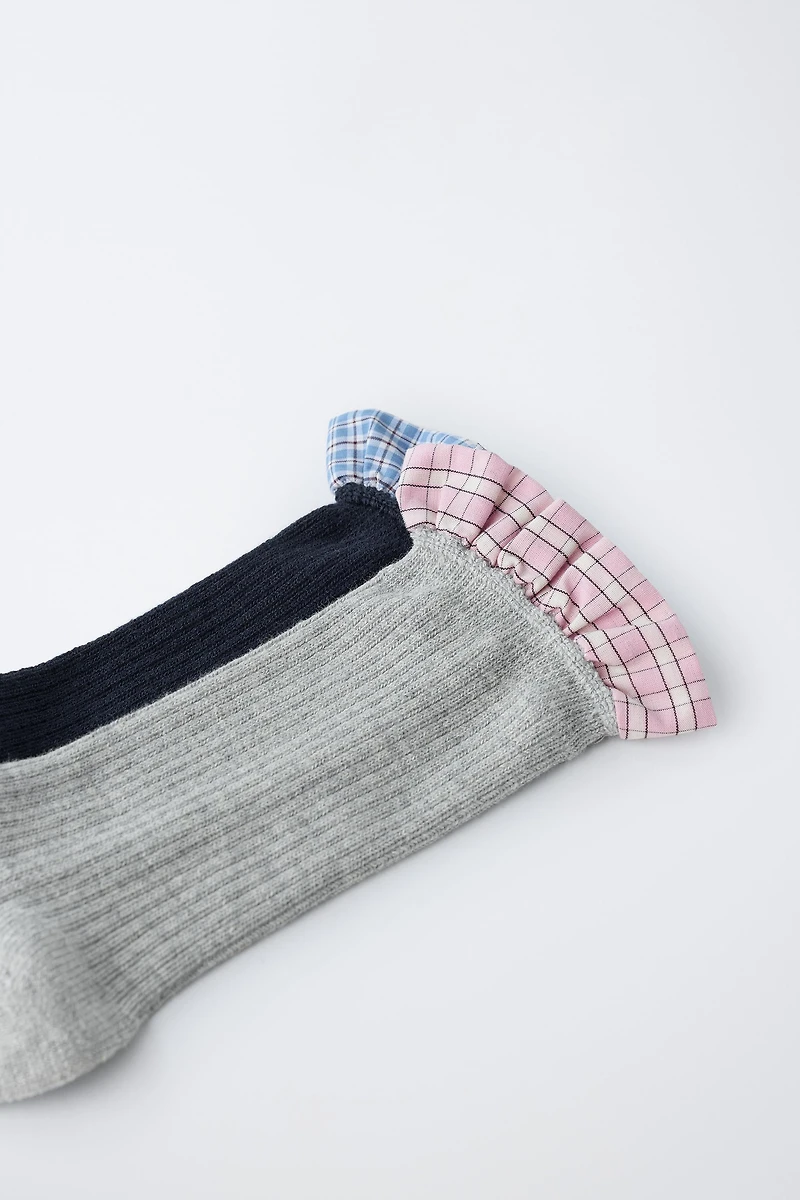LOT DE DEUX PAIRES CHAUSSETTES AVEC VOLANT COMBINÉ