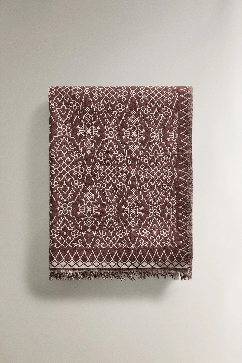 JACQUARD BLANKET