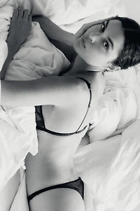 LACE TRIANGLE BRALETTE