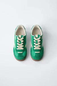 CONTRASTING SNEAKERS