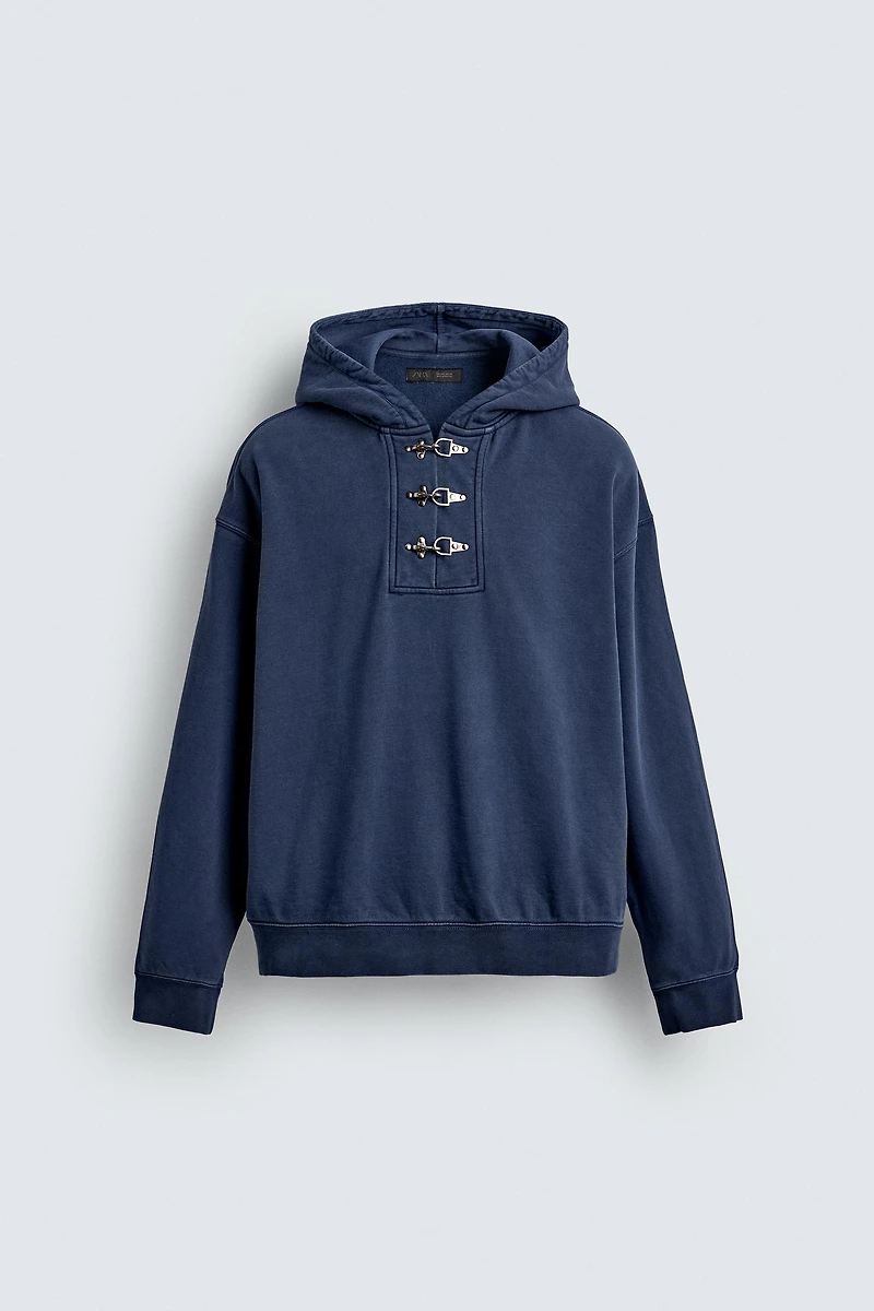 TOGGLE HOODIE SWEATSHIRT