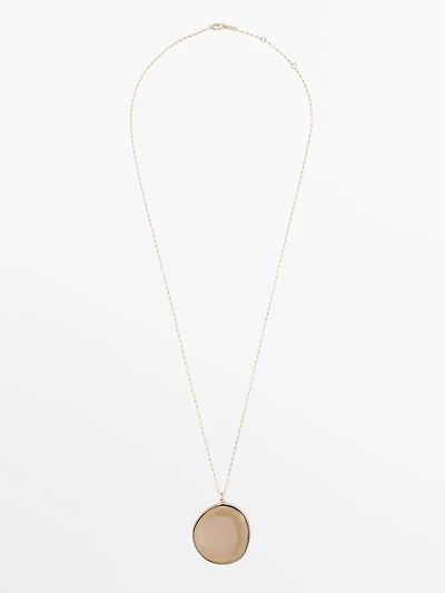 Necklace with translucent stone pendant