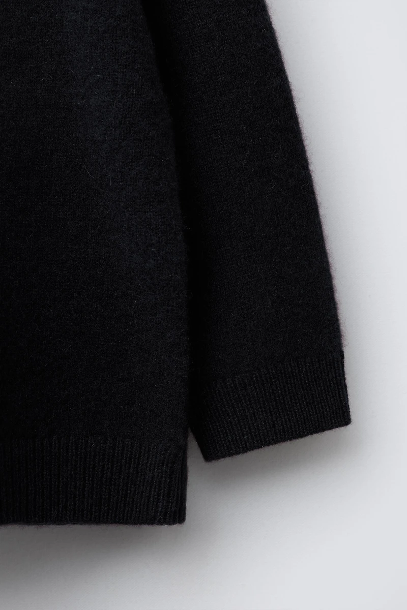 100% CASHMERE KNIT SWEATER