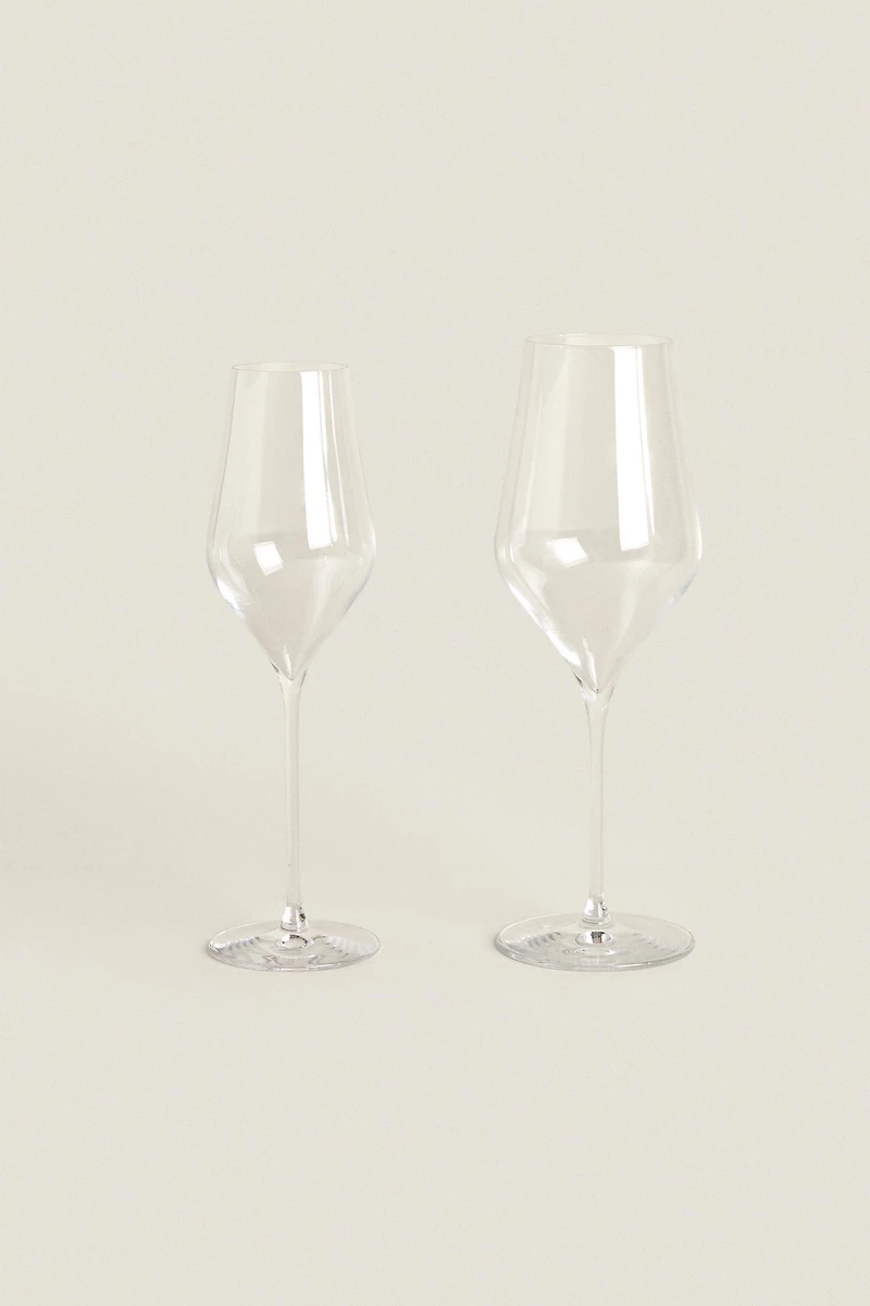 PLAIN CRYSTALLINE WINE GLASS