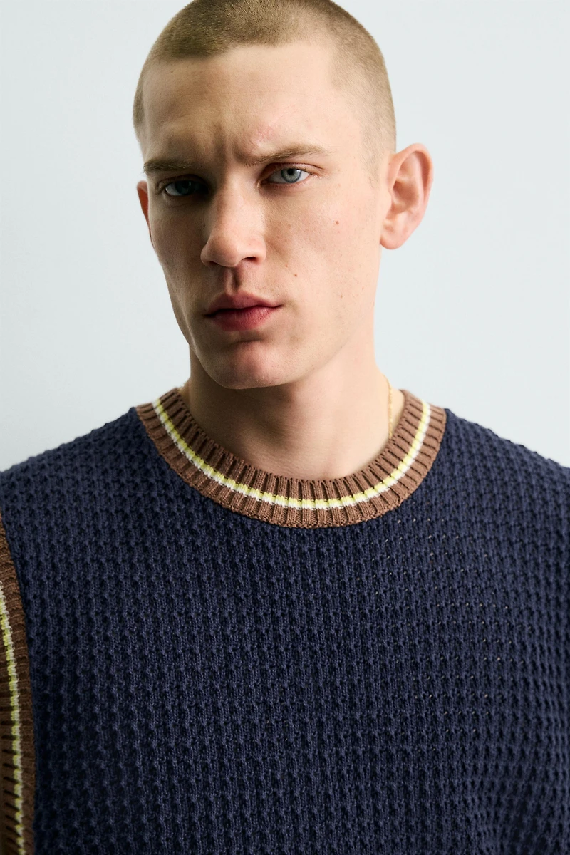 CONTRAST RIB KNIT VEST