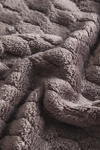 DIAMOND FLEECE BLANKET