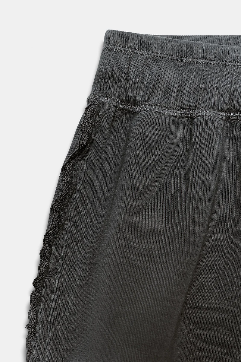 WASHED LACE SHORTS