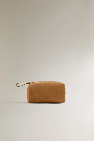 SOFT LEATHER TOILETRY BAG