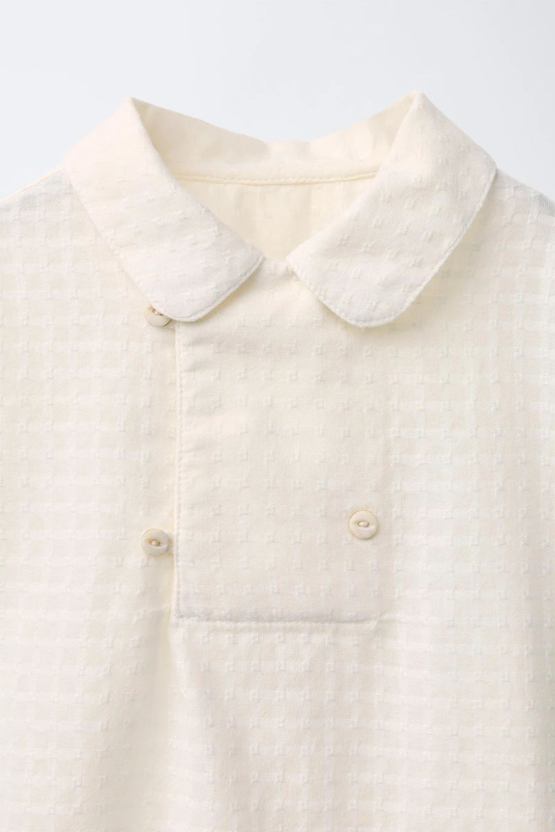 CHEMISE TEXTURÉE À FERMETURE CROISÉE