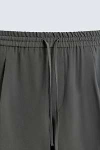 FLOWY TOPSTITCHED PANTS