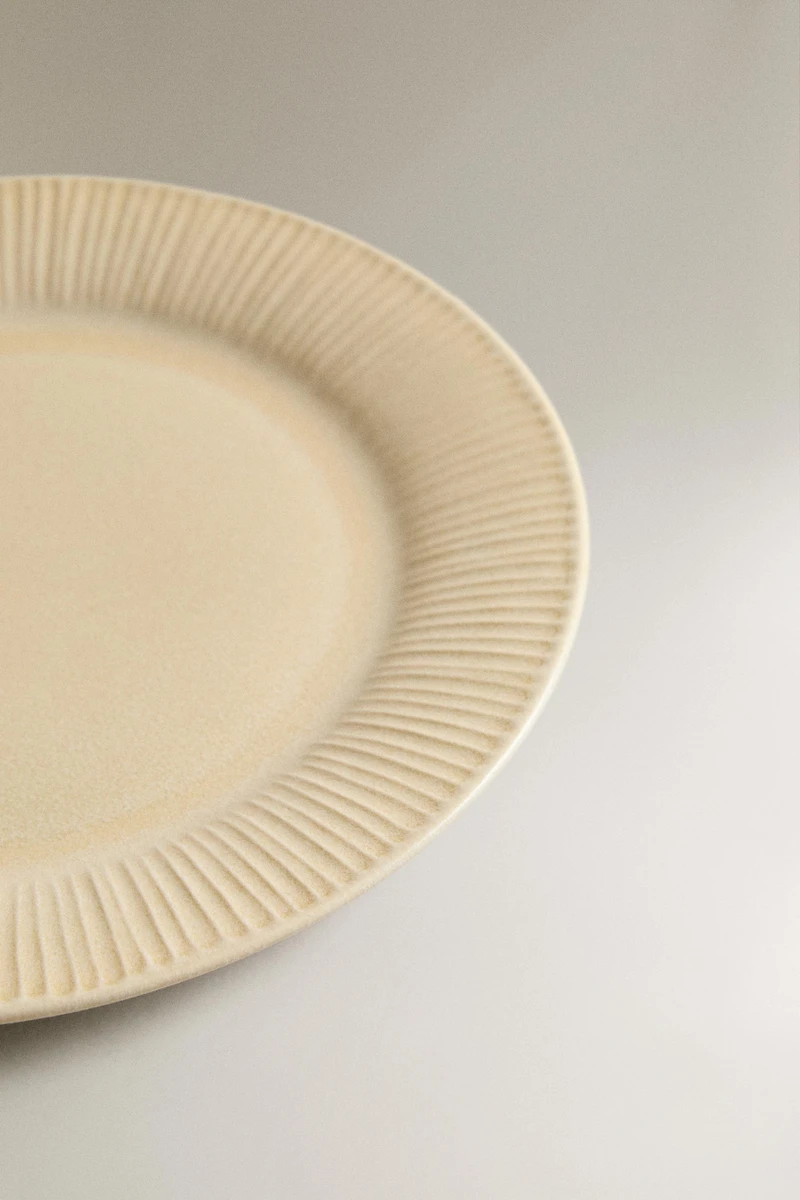 STRIPED STONEWARE DINNER PLATE