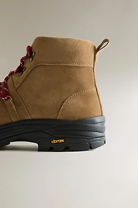 LEATHER HIKING BOOTS
