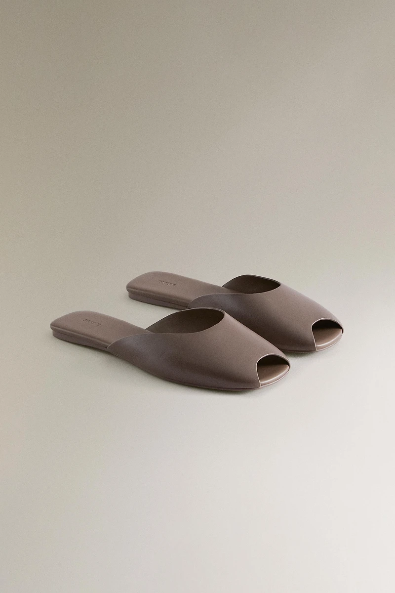 LEATHER MULES