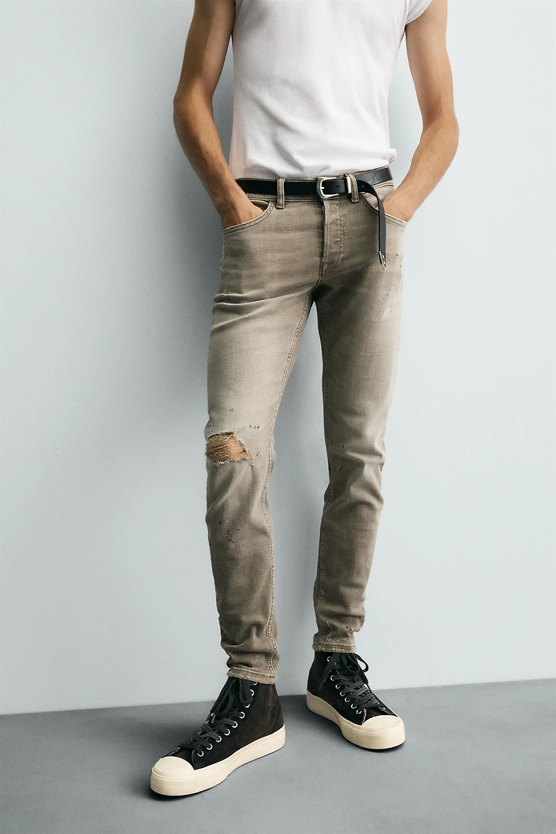 RIPPED SKINNY FIT JEANS