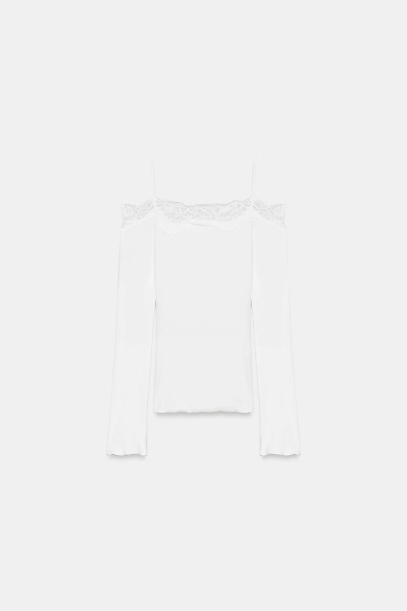 OFF-THE-SHOULDER T-SHIRT