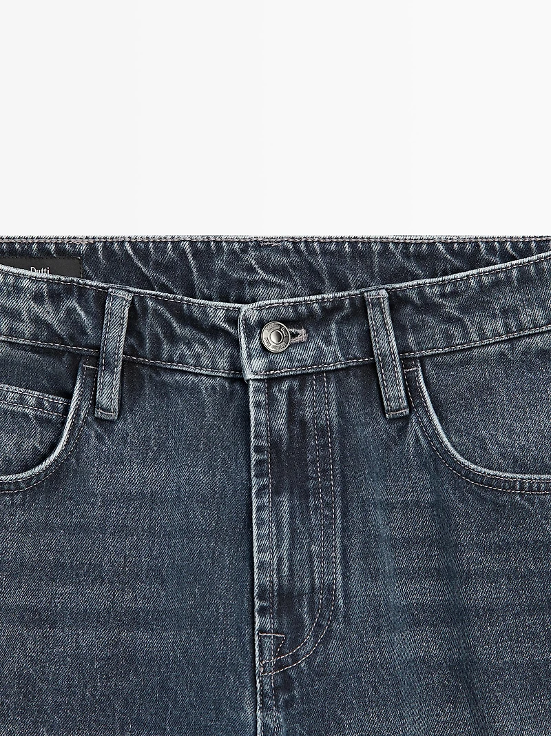Tapered fit jeans