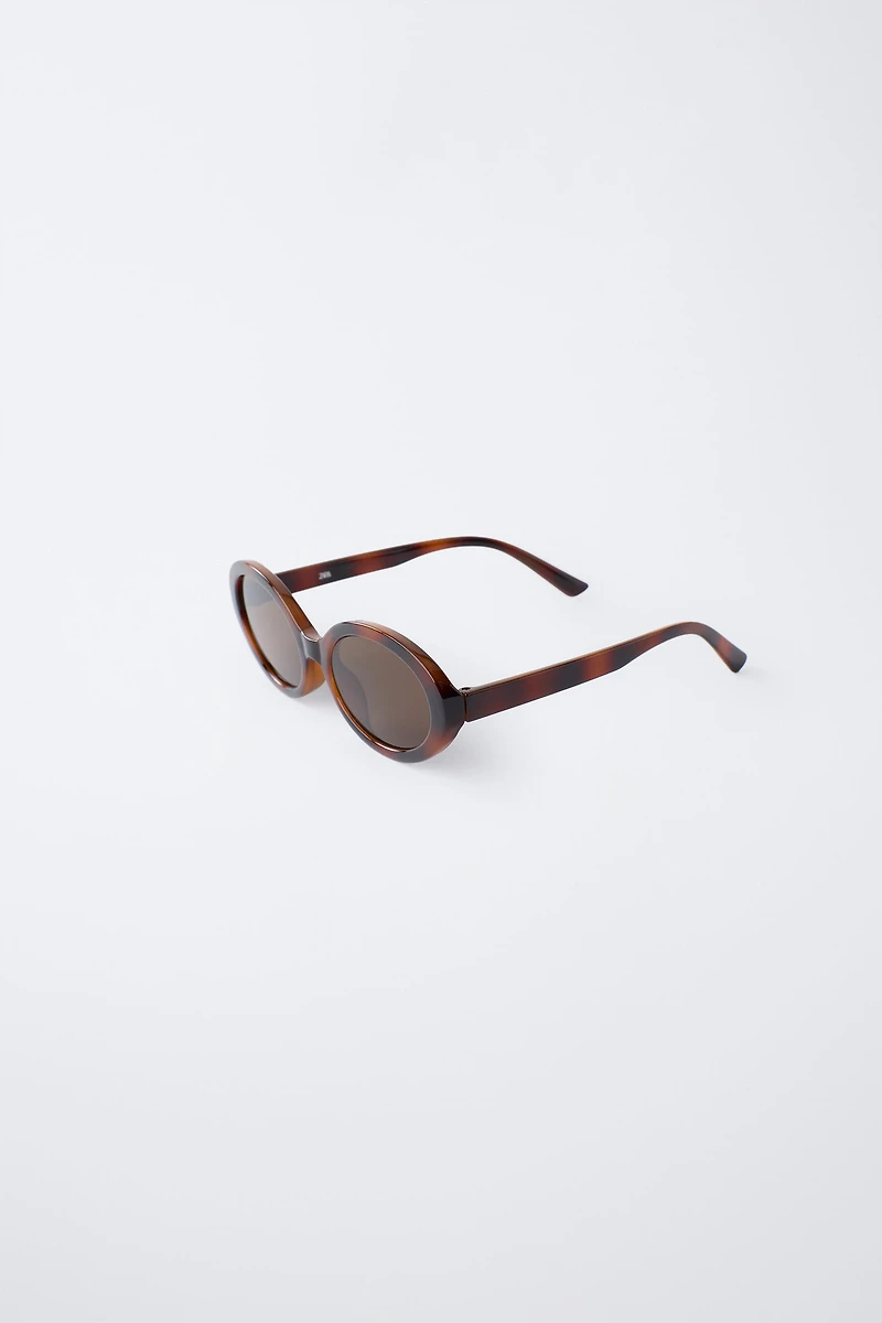 OVAL PLASTIC SUNGLASSES