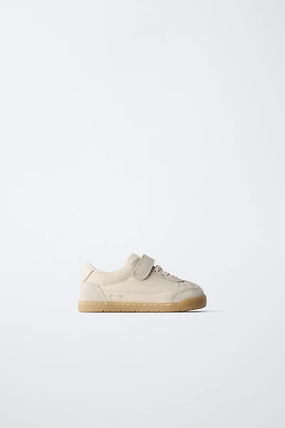 RETRO BAREFOOT SNEAKERS