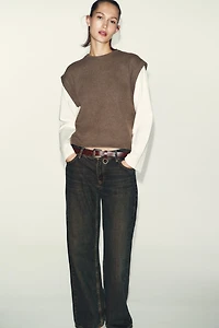 T-SHIRT COMBINÉ AVEC CHALECO