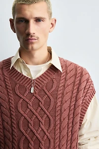 GILET EN MAILLE STRUCTURE TRESSÉE