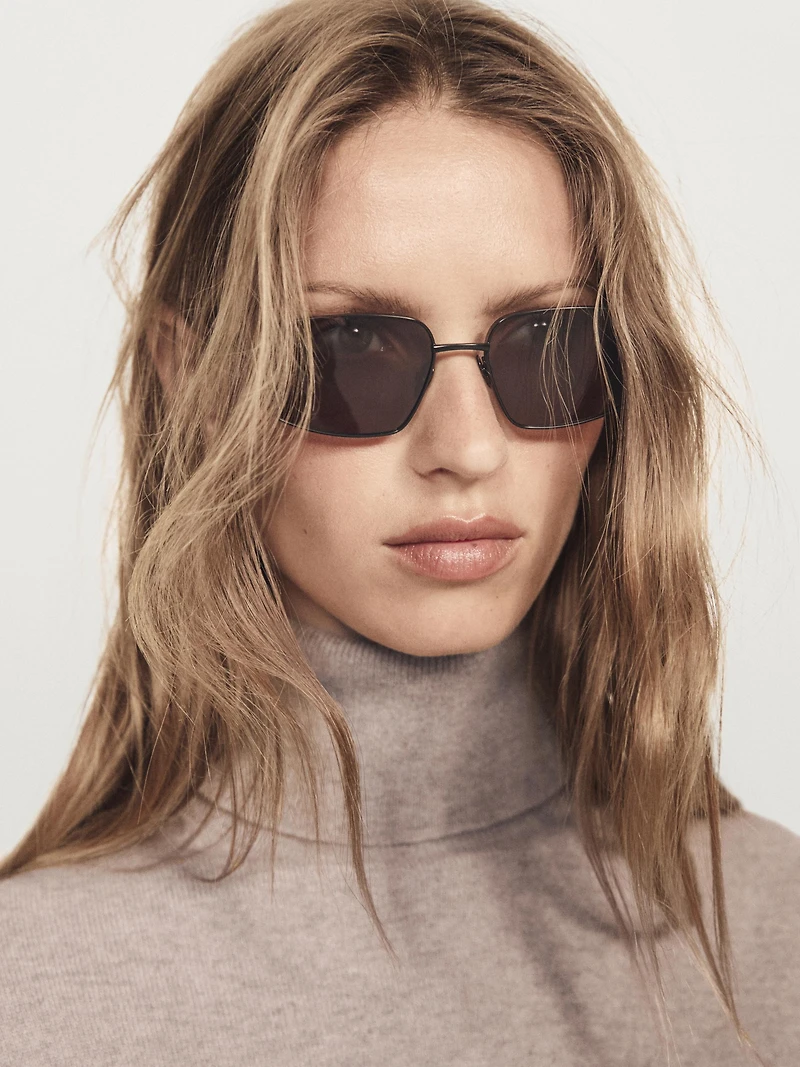 Knit 100% cashmere turtleneck sweater
