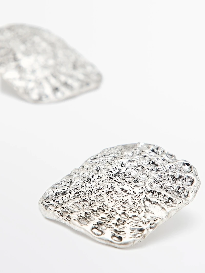Textured medallion earrings