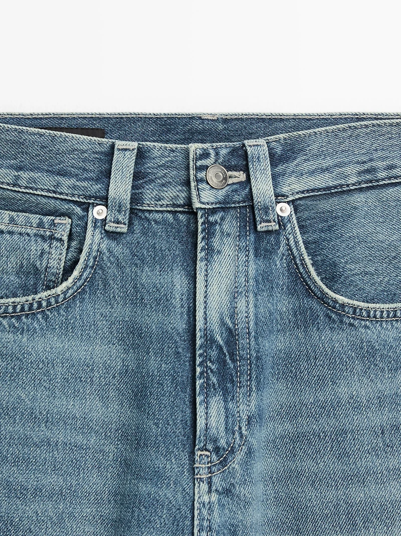 High-waist wide-leg jeans