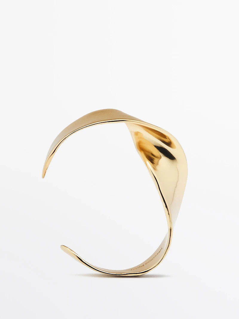 Wide textured bracelet