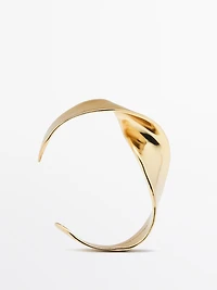 Wide textured bracelet