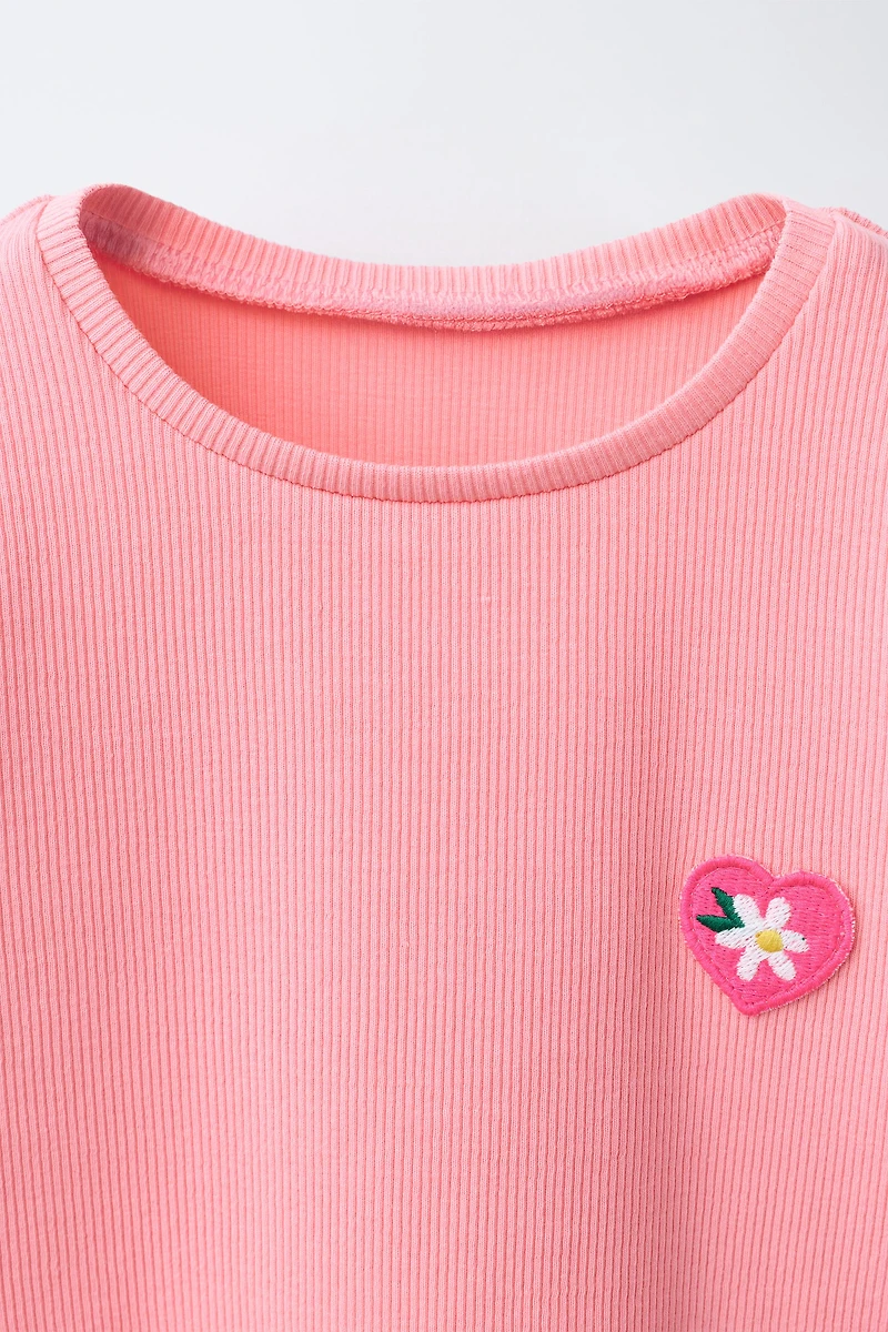 T-SHIRT CÔTELÉ À PIÈCE