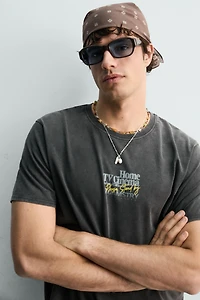 CONTRASTING TEXT WASHED T-SHIRT