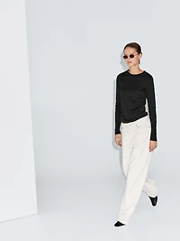 Long sleeve T-shirt with rounded hem