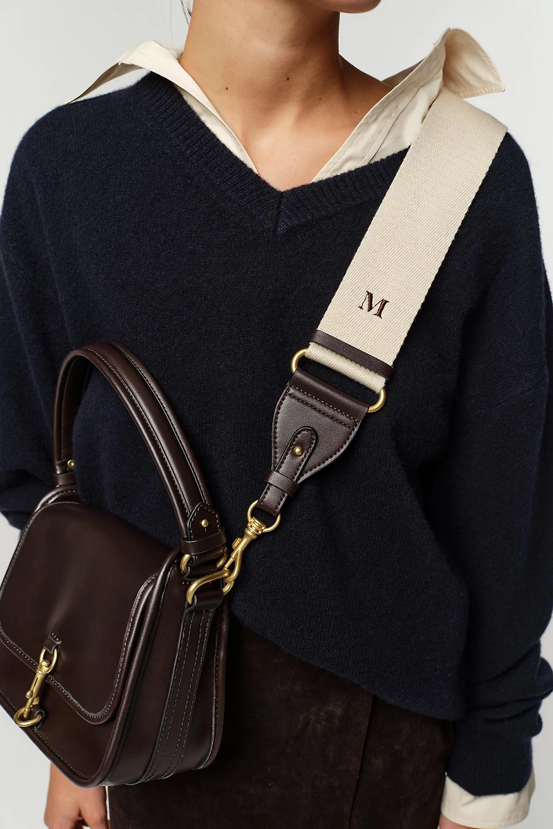 CLOSURE DETAIL CROSSBODY BAG