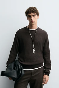 RIBBED TEXTURED SWEATER