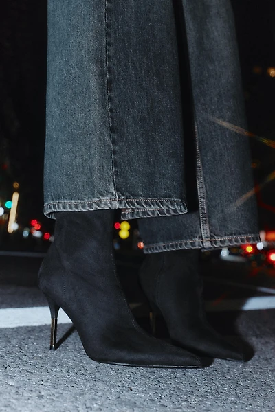 METALLIC HEEL ANKLE BOOTS