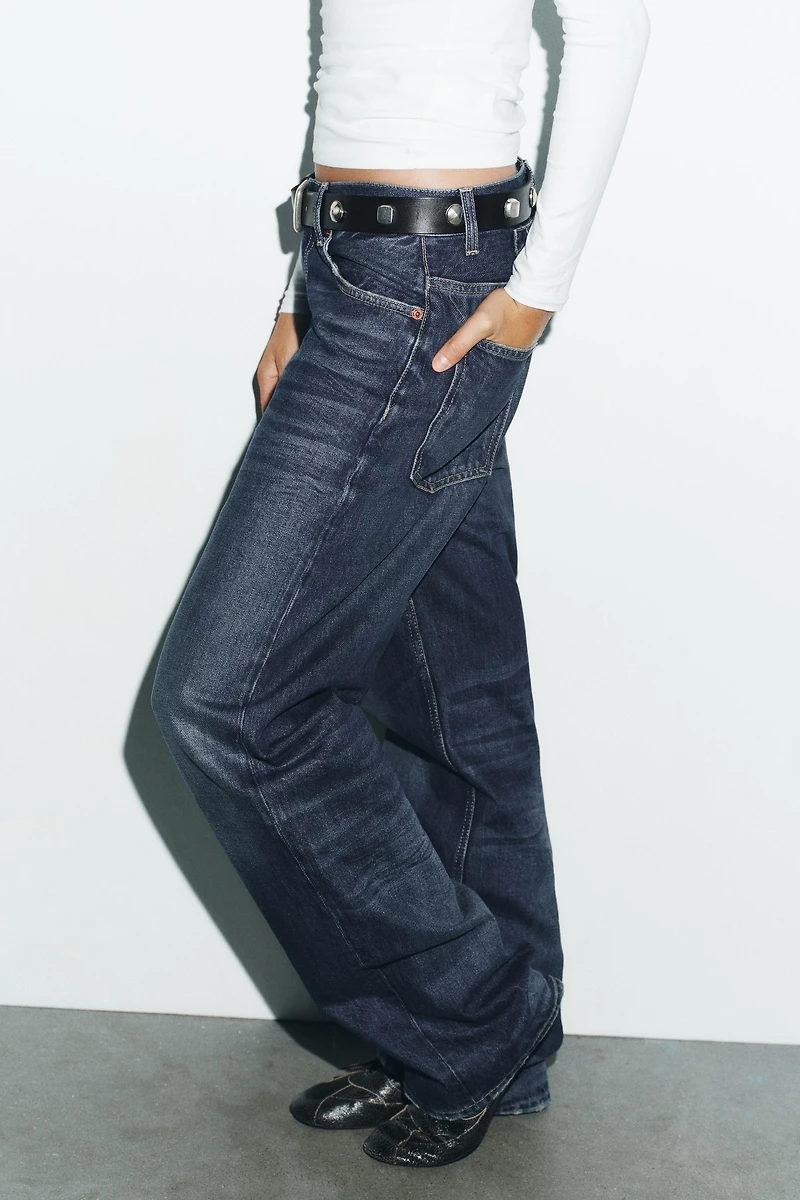 CEINTURE EN CUIR À CLOUS