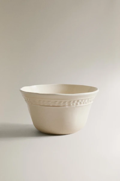 RAISED DESIGN BOWL