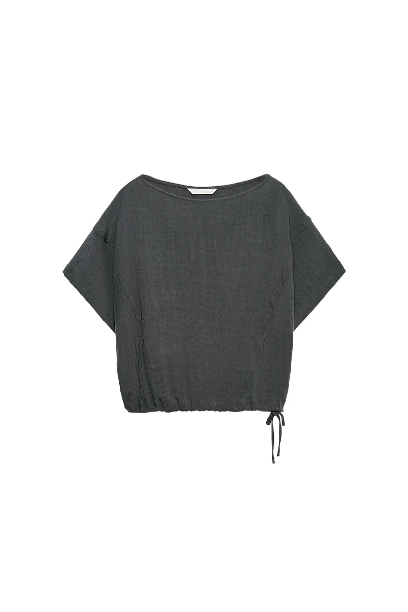 ADJUSTABLE HEM CAPE SHIRT