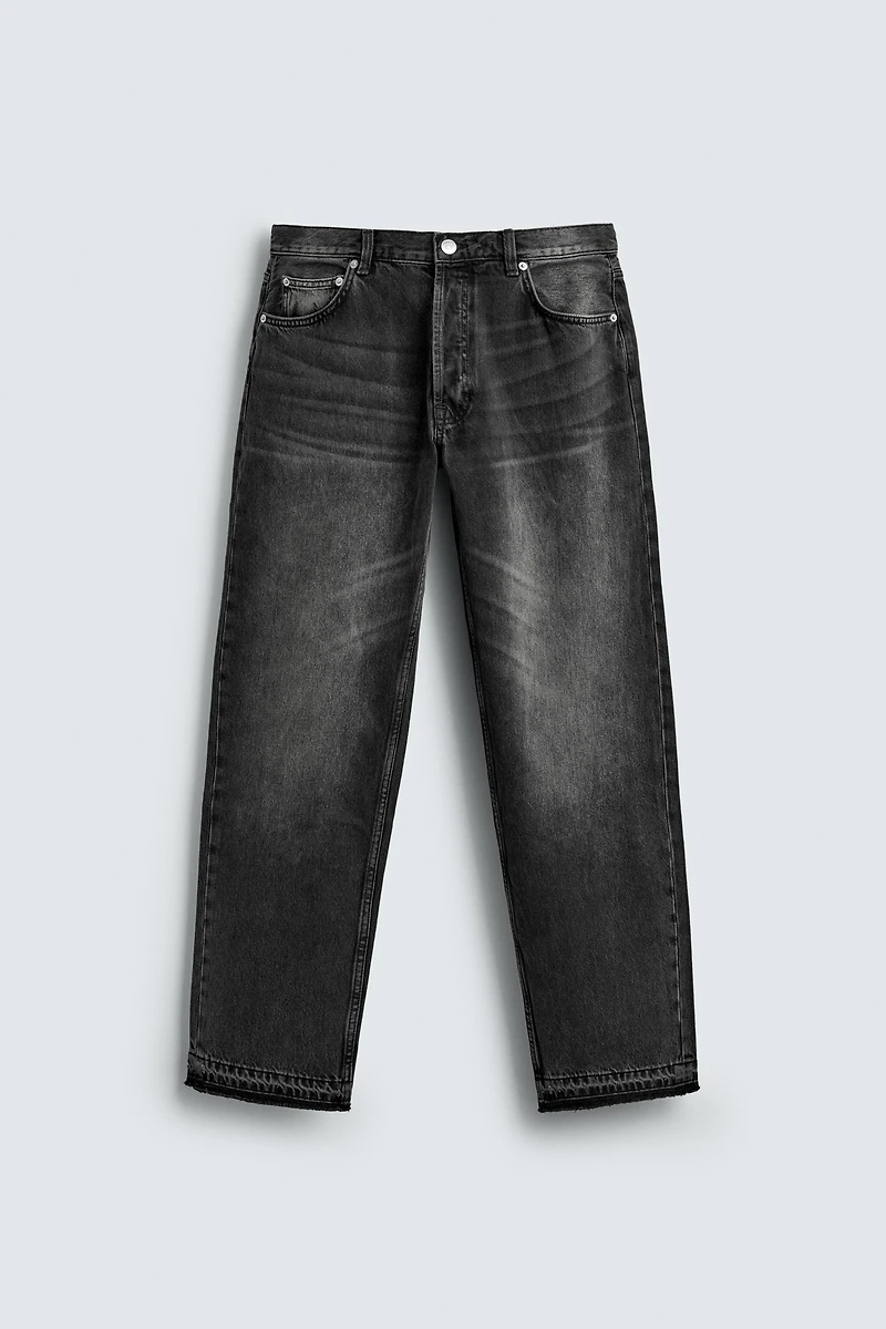 STRAIGHT FIT JEANS