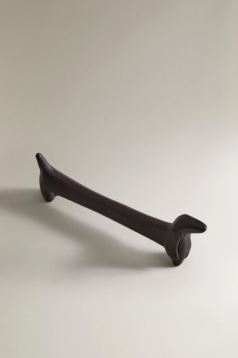 PETIT CHIEN DÉCORATIF TECKEL