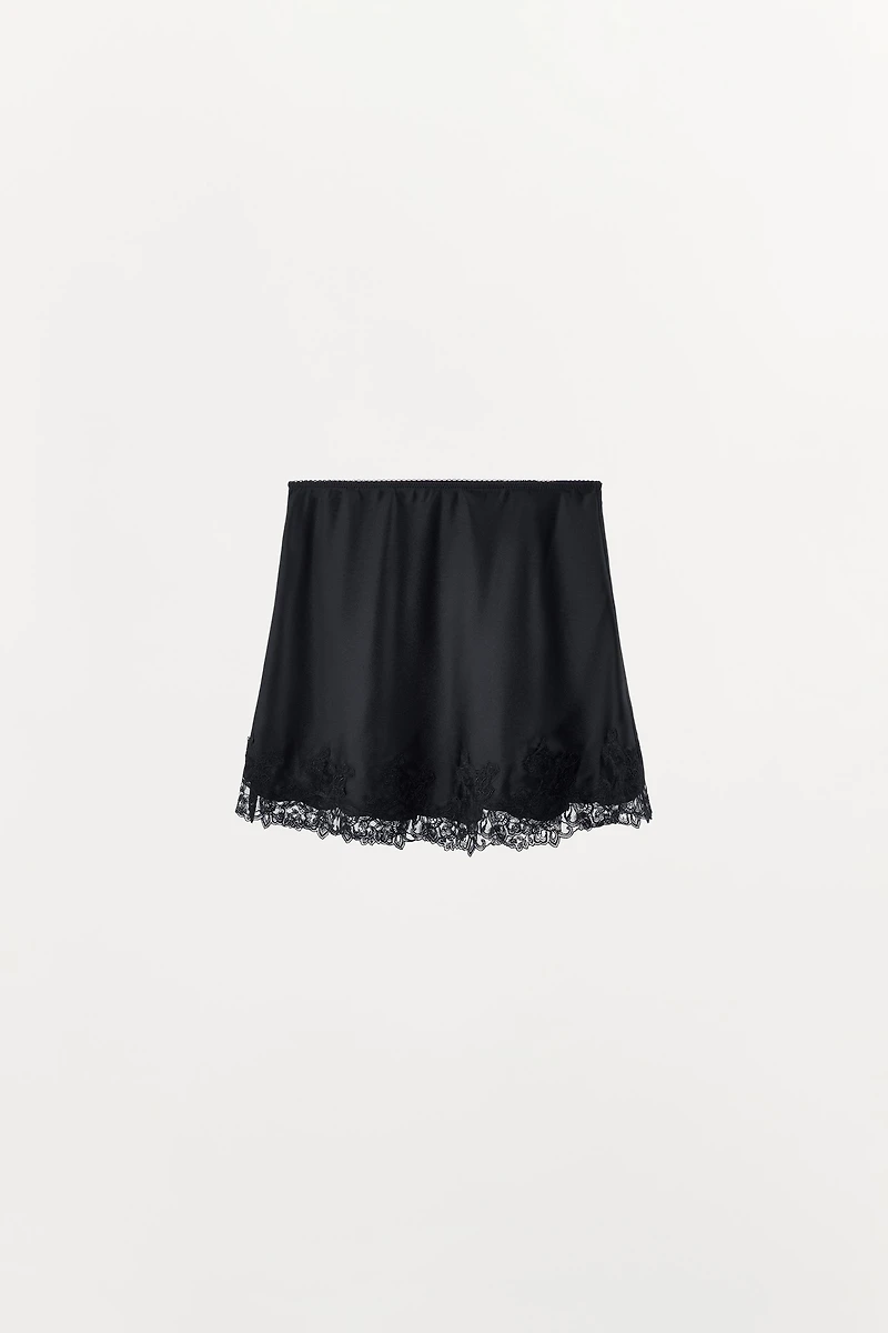 SATIN LACE MINI SKIRT