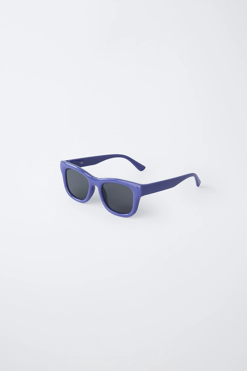SQUARE PLASTIC SUNGLASSES