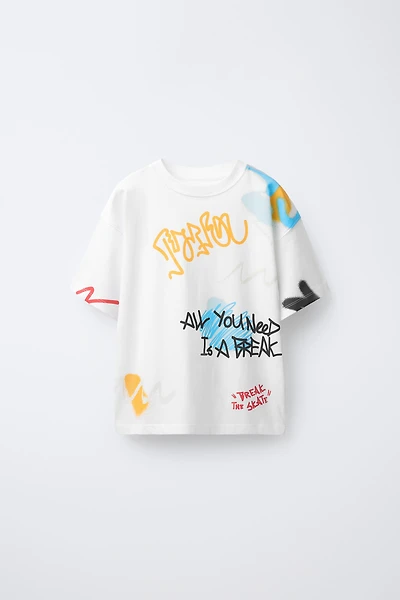 T-SHIRT À IMPRIMÉ GRAFFITI