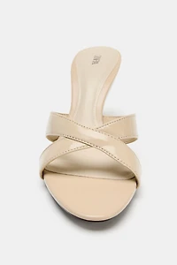 MULES EN CUIR