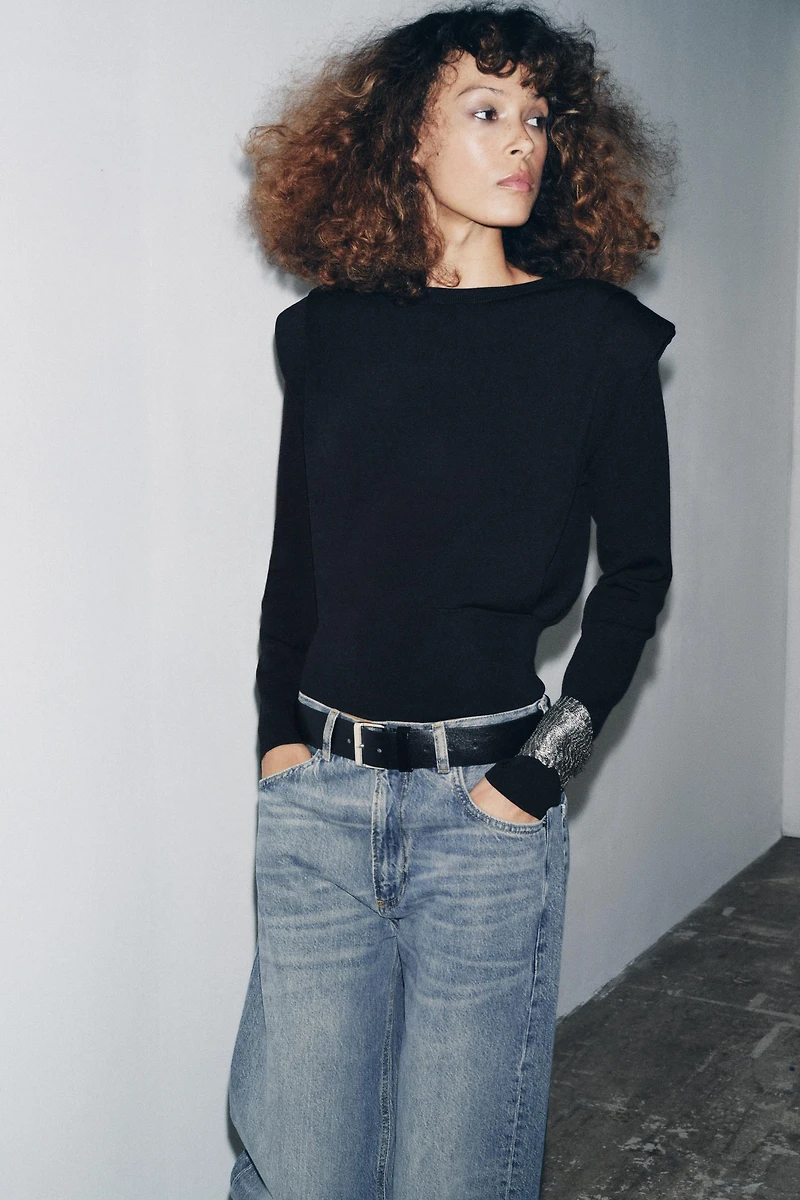 SHOULDER PAD KNIT TOP