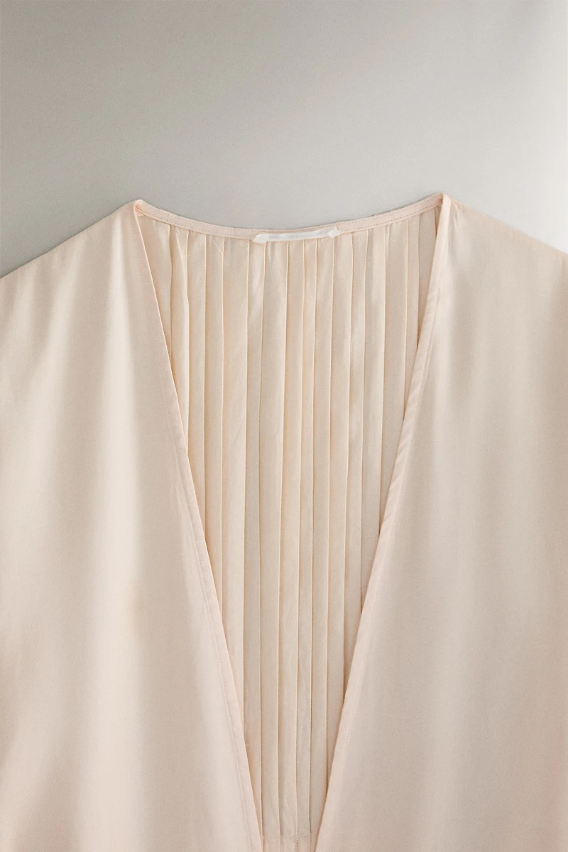 PLEATED SATEEN ROBE