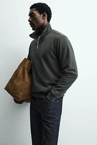 BASIC QUARTER-ZIP SWEATSHIRT