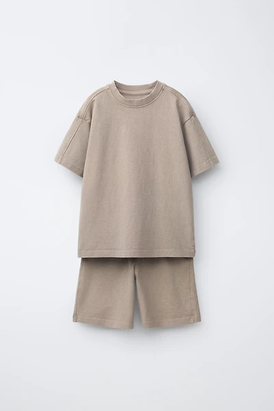 PLAIN GARMENT DYED T-SHIRT AND SHORTS SET